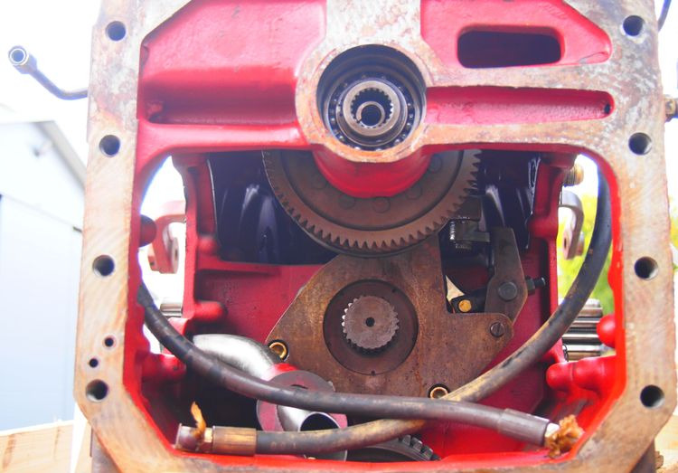 Części do Ciągnika Massey Ferguson MF 3000, 6000 Tylny most z podnośnikiem od MF 3000, 6000 - סרן אחורי עבור מכונה חקלאית: תמונה 3 Części do Ciągnika Massey Ferguson MF 3000, 6000 Tylny most z podnośnikiem od MF 3000, 6000 - סרן אחורי עבור מכונה חקלאית: תמונה 3