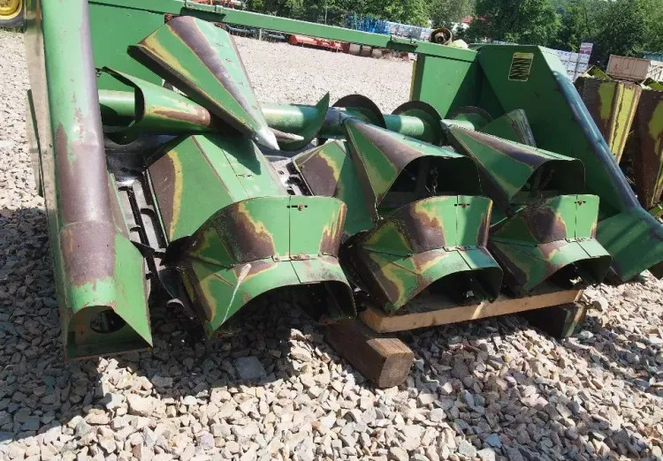 Heder John deere do kukurydzy 4 rzędowy claas john deere - ראש תירס: תמונה 1 Heder John deere do kukurydzy 4 rzędowy claas john deere - ראש תירס: תמונה 1