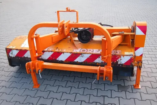 Kosiarka bijakowa 2M 2005 Szerokość robocza 2m - מכסחת תבואה: תמונה 1 Kosiarka bijakowa 2M 2005 Szerokość robocza 2m - מכסחת תבואה: תמונה 1