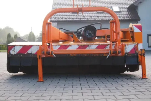Kosiarka bijakowa 2M 2005 Szerokość robocza 2m - מכסחת תבואה: תמונה 4 Kosiarka bijakowa 2M 2005 Szerokość robocza 2m - מכסחת תבואה: תמונה 4