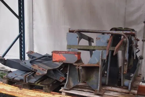 Ładowacz czołowy Tur do ciągnika MF NW JD CLAAS RENAULT - מעמיס קדמי לטרקטור: תמונה 2 Ładowacz czołowy Tur do ciągnika MF NW JD CLAAS RENAULT - מעמיס קדמי לטרקטור: תמונה 2