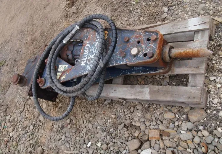 Młotek do kucia Kubota 2010 wyburzeniowy - פטיש הידרולי עבור מכונת בנייה: תמונה 1 Młotek do kucia Kubota 2010 wyburzeniowy - פטיש הידרולי עבור מכונת בנייה: תמונה 1