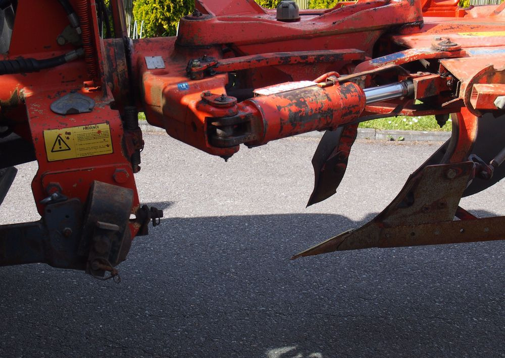 Pług obrotowy Kuhn Kuhn Vari-Master 150 4+1 Pług obracany Kuhn Vari-Master 150 4+1 - מחרשה: תמונה 3 Pług obrotowy Kuhn Kuhn Vari-Master 150 4+1 Pług obracany Kuhn Vari-Master 150 4+1 - מחרשה: תמונה 3