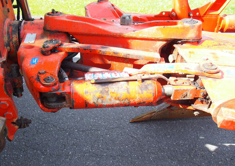 Pług obrotowy Kuhn Kuhn Vari-Master 150 4+1 Pług obracany Kuhn Vari-Master 150 4+1 - מחרשה: תמונה 2 Pług obrotowy Kuhn Kuhn Vari-Master 150 4+1 Pług obracany Kuhn Vari-Master 150 4+1 - מחרשה: תמונה 2