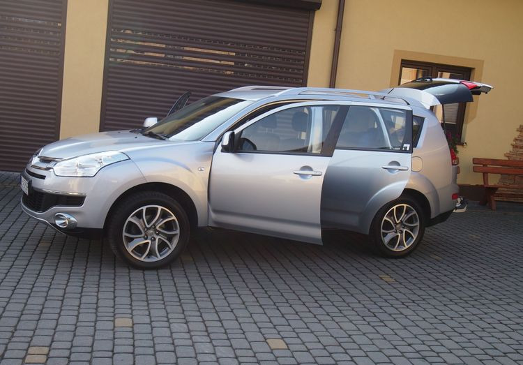 Samochód Citroen C-Crosser 2.2 HDI 2010 Samochód osobowy SUW 4x4 - מכונית: תמונה 2 Samochód Citroen C-Crosser 2.2 HDI 2010 Samochód osobowy SUW 4x4 - מכונית: תמונה 2