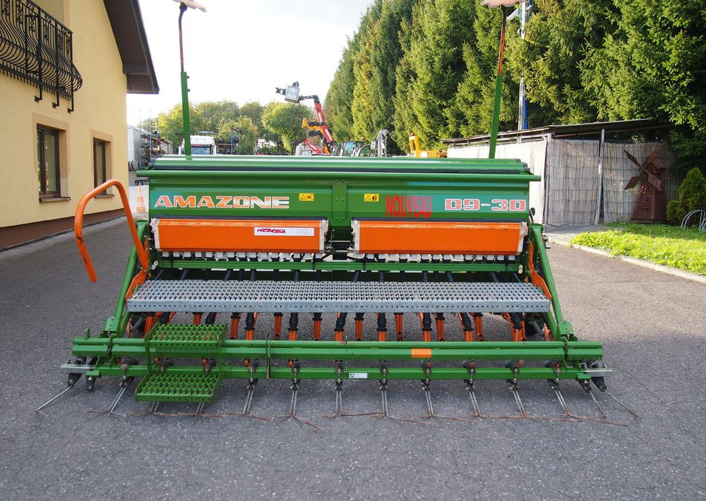 Siewnik Amazone D9 -30 2007 Siewnik Amazone - מקדחת זרעים: תמונה 1 Siewnik Amazone D9 -30 2007 Siewnik Amazone - מקדחת זרעים: תמונה 1