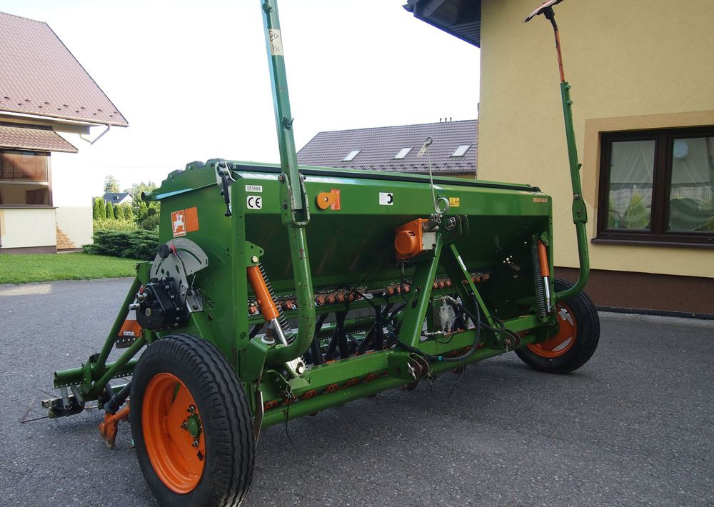 Siewnik Amazone D9 -30 2007 Siewnik Amazone - מקדחת זרעים: תמונה 4 Siewnik Amazone D9 -30 2007 Siewnik Amazone - מקדחת זרעים: תמונה 4