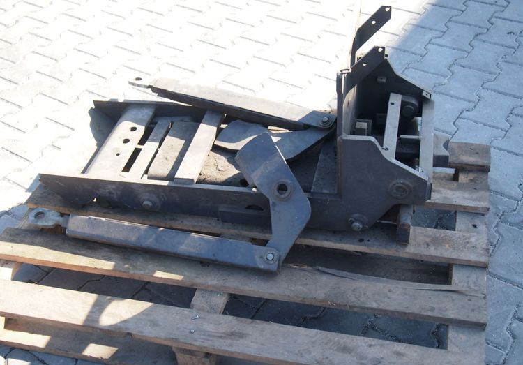 Zaczep Massey Ferguson 3000, 3100, 3600, 8100, 8200 2000 Zaczep dolny HITCH Massey Ferguson , CLAAS - חלקי חילוף עבור מכונה חקלאית: תמונה 1 Zaczep Massey Ferguson 3000, 3100, 3600, 8100, 8200 2000 Zaczep dolny HITCH Massey Ferguson , CLAAS - חלקי חילוף עבור מכונה חקלאית: תמונה 1