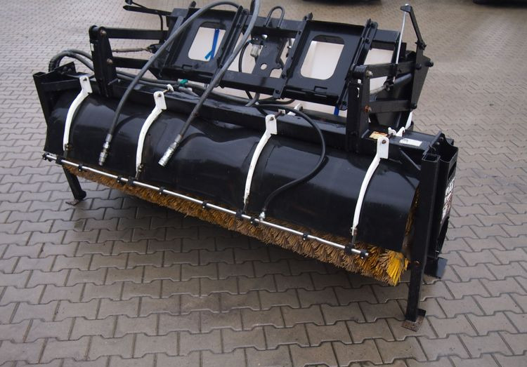 Zamiatarka Catepillar Bp22 2010 Zmiatarka CAT - מטאטא: תמונה 3 Zamiatarka Catepillar Bp22 2010 Zmiatarka CAT - מטאטא: תמונה 3