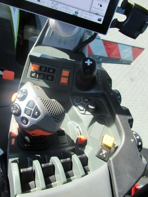 Claas Xerion 5000 Trac - טרקטור חקלאי: תמונה 3 Claas Xerion 5000 Trac - טרקטור חקלאי: תמונה 3