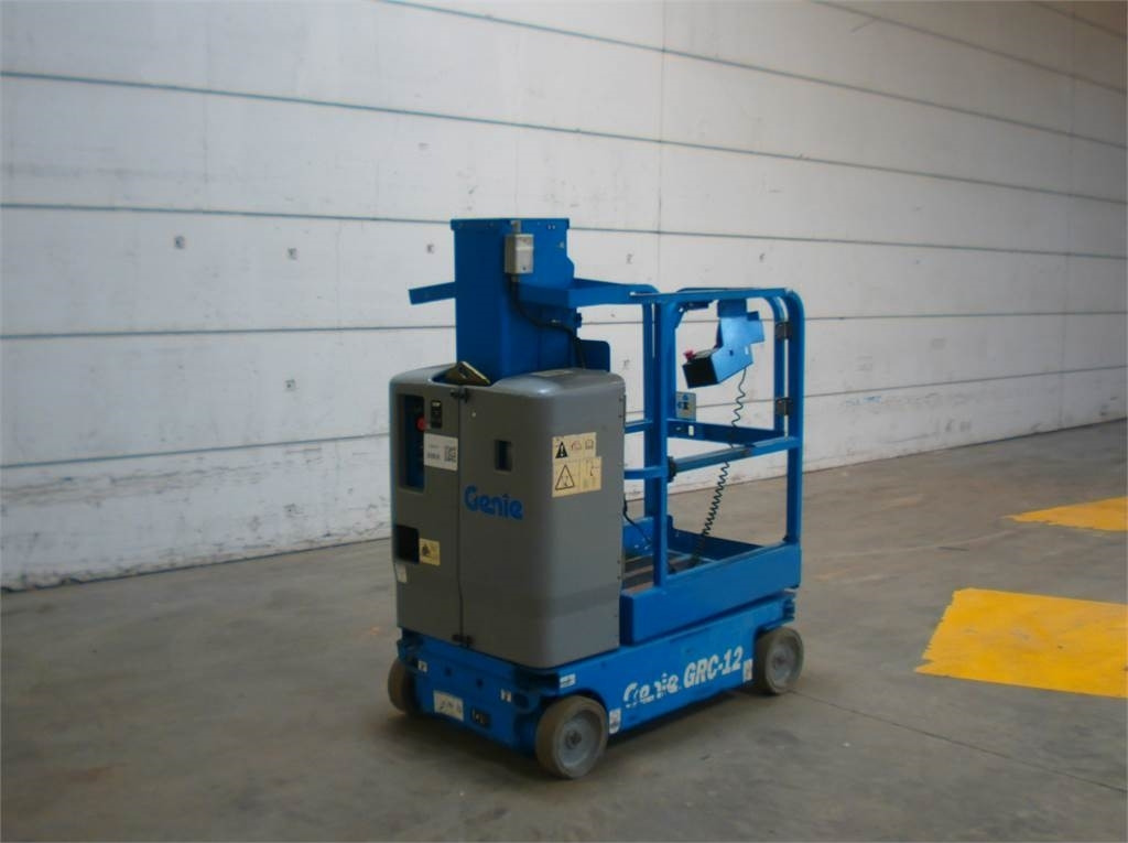 Genie GRC12 - מעלית תורן אנכית: תמונה 3 Genie GRC12 - מעלית תורן אנכית: תמונה 3