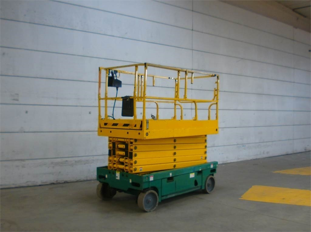 Haulotte Compact 14 - מעלית מספריים: תמונה 2 Haulotte Compact 14 - מעלית מספריים: תמונה 2