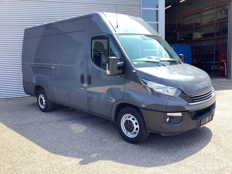 Iveco Daily 35S18V 3.0 180 pk ZF Aut. L2H2 352 EXPORT ONLY 3.5t Trekverm./ Gev.stoel/ Climate/ Camera/ Cruise/ Trekhaak - כלי רכב מסחרי עם לוח: תמונה 1 Iveco Daily 35S18V 3.0 180 pk ZF Aut. L2H2 352 EXPORT ONLY 3.5t Trekverm./ Gev.stoel/ Climate/ Camera/ Cruise/ Trekhaak - כלי רכב מסחרי עם לוח: תמונה 1