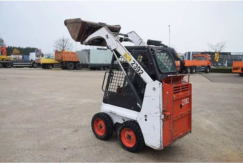Bobcat S70 - מעמיס היגוי החלקה: תמונה 4 Bobcat S70 - מעמיס היגוי החלקה: תמונה 4