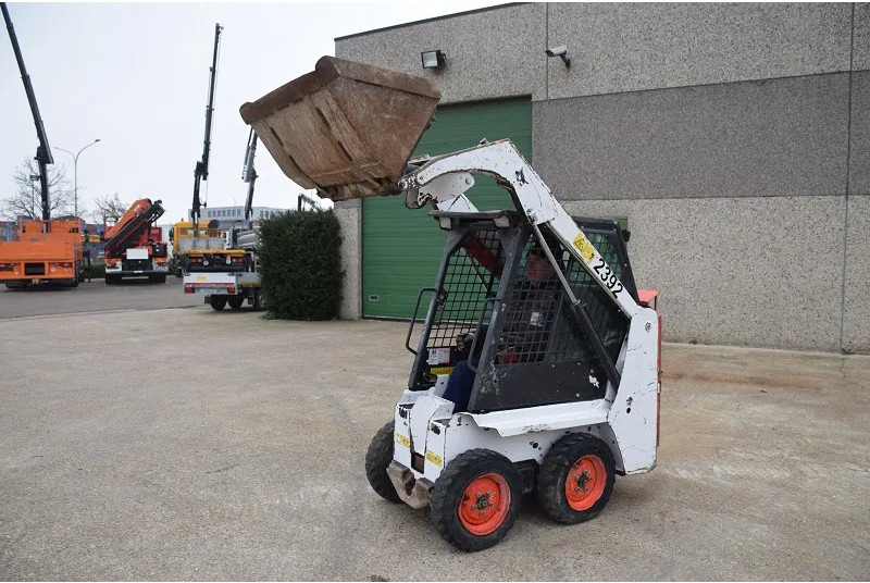 Bobcat S70 - מעמיס היגוי החלקה: תמונה 2 Bobcat S70 - מעמיס היגוי החלקה: תמונה 2