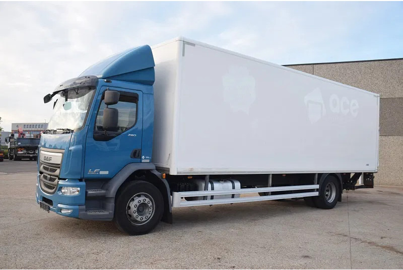 DAF LF 280 - משאית תיבה: תמונה 3 DAF LF 280 - משאית תיבה: תמונה 3