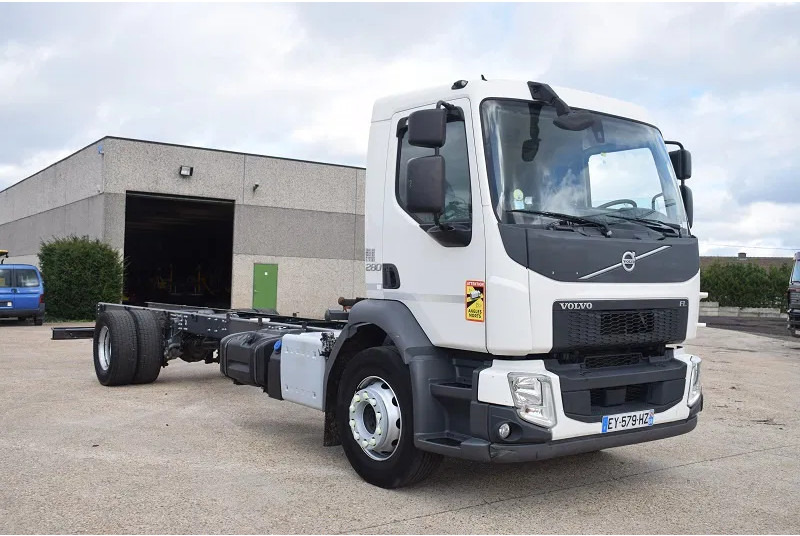 Diversen Volvo FL280 - משאית עם שלדת תא: תמונה 2 Diversen Volvo FL280 - משאית עם שלדת תא: תמונה 2