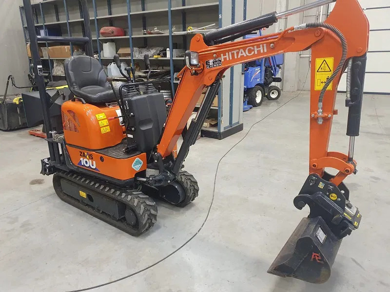 Hitachi ZX10U - 6 serie - 33 working hours - - מיני מחפר: תמונה 1 Hitachi ZX10U - 6 serie - 33 working hours - - מיני מחפר: תמונה 1