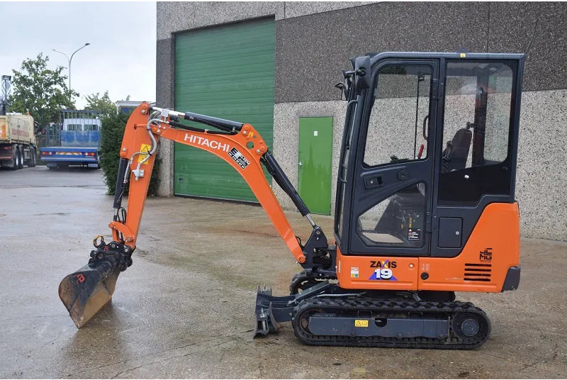 Hitachi ZX19.6 CR - מיני מחפר: תמונה 2 Hitachi ZX19.6 CR - מיני מחפר: תמונה 2