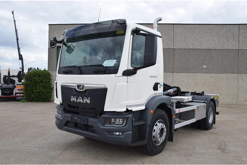 MAN TGM 18.320 - משאית הרמת וו: תמונה 4 MAN TGM 18.320 - משאית הרמת וו: תמונה 4