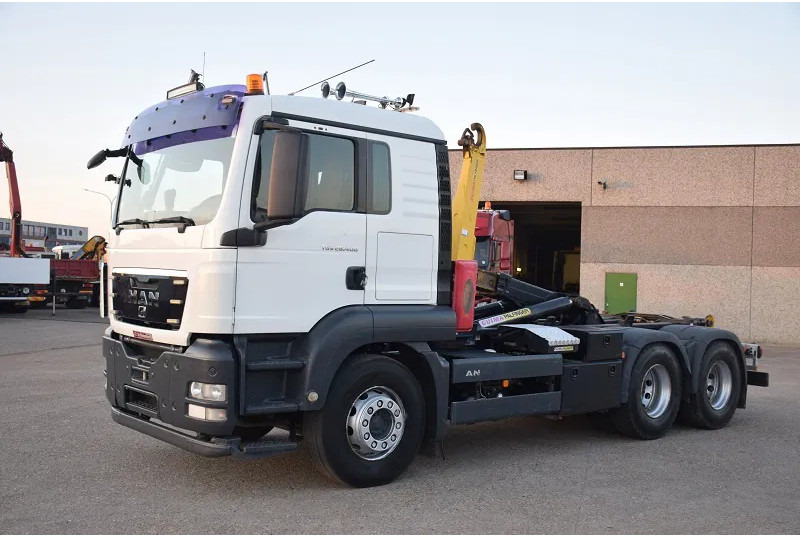 MAN TGS 26.400 - משאית הרמת וו: תמונה 2 MAN TGS 26.400 - משאית הרמת וו: תמונה 2