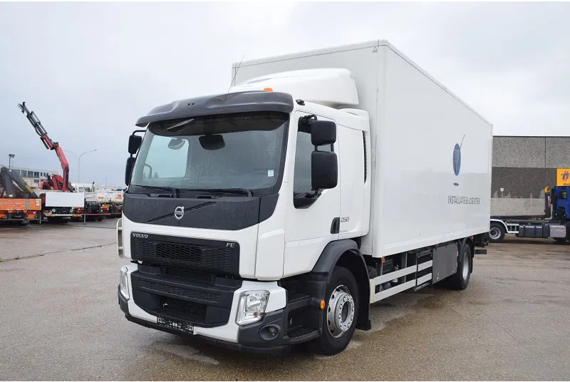 Volvo FE 250 - משאית תיבה: תמונה 2 Volvo FE 250 - משאית תיבה: תמונה 2