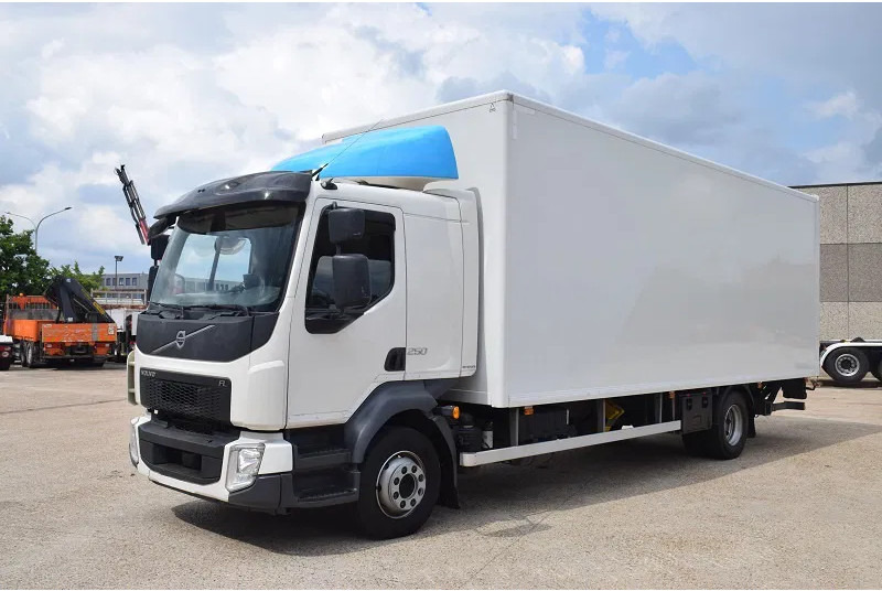 Volvo FL 250 - משאית תיבה: תמונה 1 Volvo FL 250 - משאית תיבה: תמונה 1