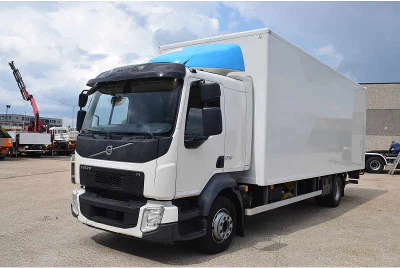 Volvo FL 250 - משאית תיבה: תמונה 2 Volvo FL 250 - משאית תיבה: תמונה 2