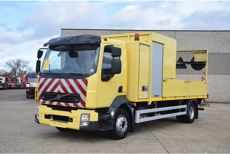 Volvo FL 250 - משאית צד נופל/ שטוחה: תמונה 2 Volvo FL 250 - משאית צד נופל/ שטוחה: תמונה 2