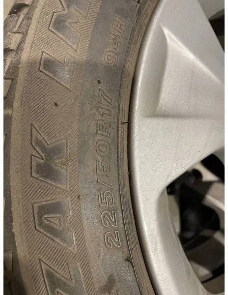 BMW *BMW velgen met Brigdestone banden *225/50 R17 - גלגלים וצמיגים עבור מכונית: תמונה 4 BMW *BMW velgen met Brigdestone banden *225/50 R17 - גלגלים וצמיגים עבור מכונית: תמונה 4