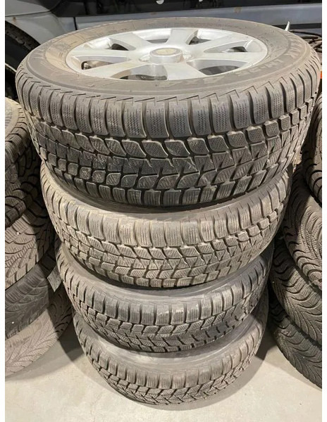 Bridgestone *Mercedes velgen 17 inch met Bridgestone banden*235/60 R17 - גלגלים וצמיגים עבור מכונית: תמונה 1 Bridgestone *Mercedes velgen 17 inch met Bridgestone banden*235/60 R17 - גלגלים וצמיגים עבור מכונית: תמונה 1