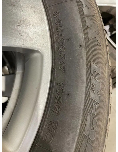 Bridgestone *Mercedes velgen 17 inch met Bridgestone banden*235/60 R17 - גלגלים וצמיגים עבור מכונית: תמונה 4 Bridgestone *Mercedes velgen 17 inch met Bridgestone banden*235/60 R17 - גלגלים וצמיגים עבור מכונית: תמונה 4