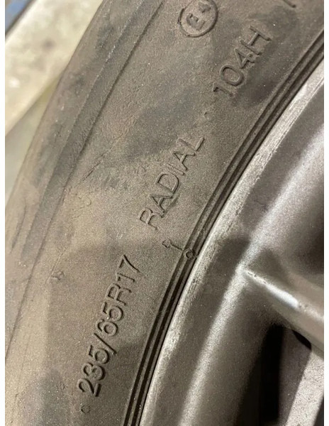 Continental Continental banden met velgen 235/65 R17 - גלגלים וצמיגים עבור מכונית: תמונה 4 Continental Continental banden met velgen 235/65 R17 - גלגלים וצמיגים עבור מכונית: תמונה 4