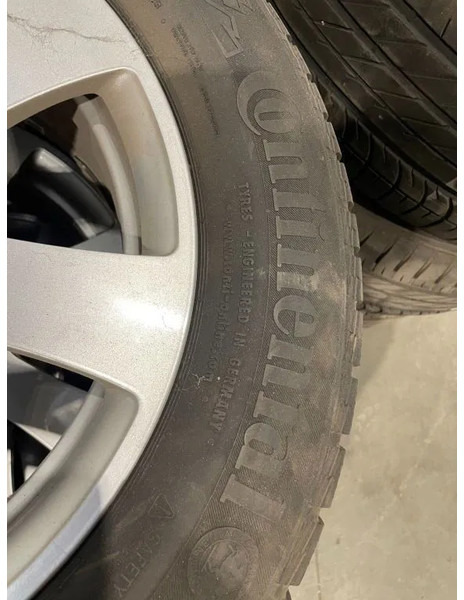 Continental Mercedes velgen met Continental banden 235/60 R17 102H M+S - גלגלים וצמיגים עבור מכונית: תמונה 2 Continental Mercedes velgen met Continental banden 235/60 R17 102H M+S - גלגלים וצמיגים עבור מכונית: תמונה 2