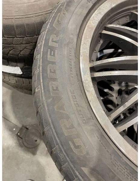 General Tire Dotz velgen met General Tire Grabber banden 255/50 R19 107Y - גלגלים וצמיגים עבור מכונית: תמונה 3 General Tire Dotz velgen met General Tire Grabber banden 255/50 R19 107Y - גלגלים וצמיגים עבור מכונית: תמונה 3