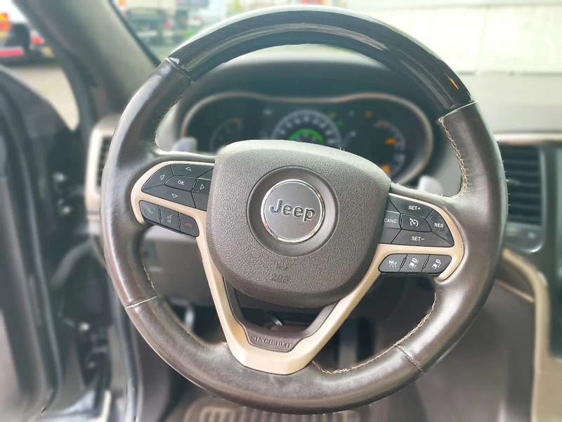 Jeep Grand Cherokee Jeep Grand Cherokee *Export*AHK 2,9t*zetelverw. voor-achter*elektr. zetels*adaptive cruise control - SUV: תמונה 5 Jeep Grand Cherokee Jeep Grand Cherokee *Export*AHK 2,9t*zetelverw. voor-achter*elektr. zetels*adaptive cruise control - SUV: תמונה 5