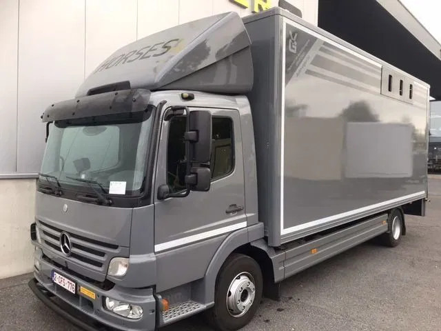 Mercedes-Benz Atego 1018 *Cruise control*Airco*Achteruitrijcamera*elektrische ruiten - משאית סוסים: תמונה 1 Mercedes-Benz Atego 1018 *Cruise control*Airco*Achteruitrijcamera*elektrische ruiten - משאית סוסים: תמונה 1