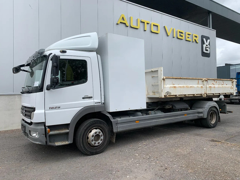 Mercedes-Benz Atego 1529 Laadbak*Containersysteem*Achteruitrijcamera* - משאית צד נופל/ שטוחה: תמונה 1 Mercedes-Benz Atego 1529 Laadbak*Containersysteem*Achteruitrijcamera* - משאית צד נופל/ שטוחה: תמונה 1