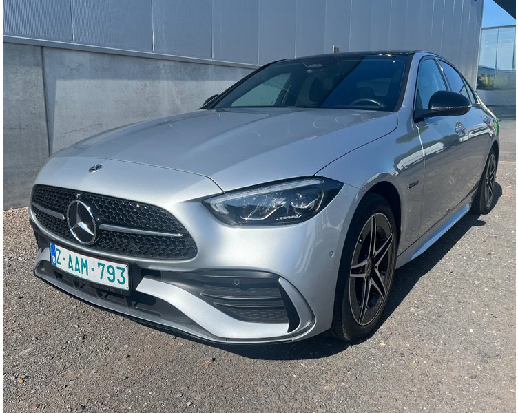 Mercedes-Benz C-Klasse C300e Sedan*AMG PAKKET*NIGHT PAKKET*HEADUPDISPL*360°CAM* - סדאן: תמונה 1 Mercedes-Benz C-Klasse C300e Sedan*AMG PAKKET*NIGHT PAKKET*HEADUPDISPL*360°CAM* - סדאן: תמונה 1