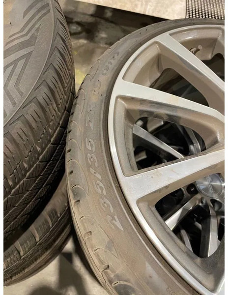 Pirelli *Brock velgen met Pirelli banden *235/35 ZR19 - גלגלים וצמיגים עבור מכונית: תמונה 4 Pirelli *Brock velgen met Pirelli banden *235/35 ZR19 - גלגלים וצמיגים עבור מכונית: תמונה 4