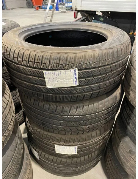 Vredestein Vredestein banden maat 255/50 R19 107 W M+S - צמיג עבור מכונית: תמונה 1 Vredestein Vredestein banden maat 255/50 R19 107 W M+S - צמיג עבור מכונית: תמונה 1