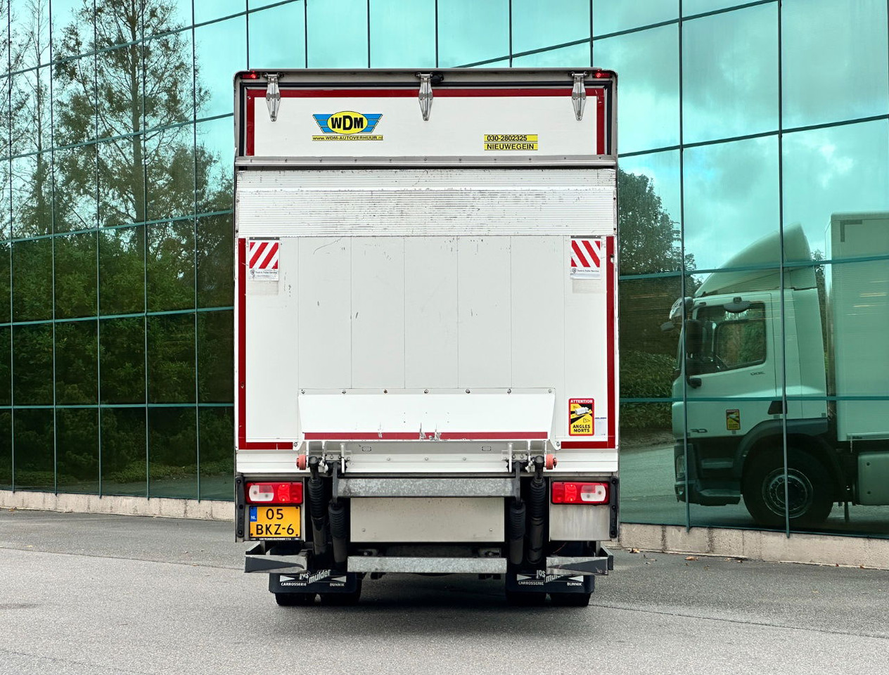 DAF CF 300 FA Only 215.000 KM 750 x 250 x 258 CM Inside TOP Condition NL Truck - משאית תיבה: תמונה 4 DAF CF 300 FA Only 215.000 KM 750 x 250 x 258 CM Inside TOP Condition NL Truck - משאית תיבה: תמונה 4