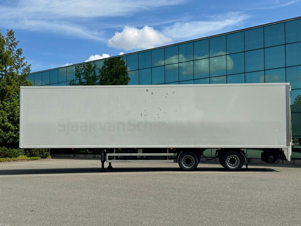 HTF 2-AS Heiwo 1240 x 250 x 272 CM Inwendig Stuuras Laadklep APK TOT 07-2026 - סמיטריילר בתיבה סגורה: תמונה 2 HTF 2-AS Heiwo 1240 x 250 x 272 CM Inwendig Stuuras Laadklep APK TOT 07-2026 - סמיטריילר בתיבה סגורה: תמונה 2