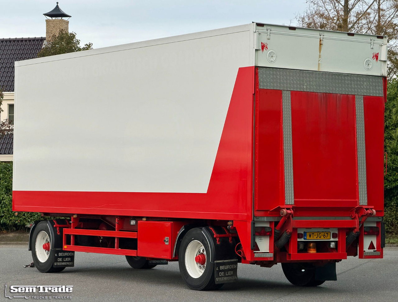 Heiwo Chassis + Isolated BOX 770x250x270 Inside Tail Lift Super Condition - קרון נגרר בתיבה סגורה: תמונה 3 Heiwo Chassis + Isolated BOX 770x250x270 Inside Tail Lift Super Condition - קרון נגרר בתיבה סגורה: תמונה 3