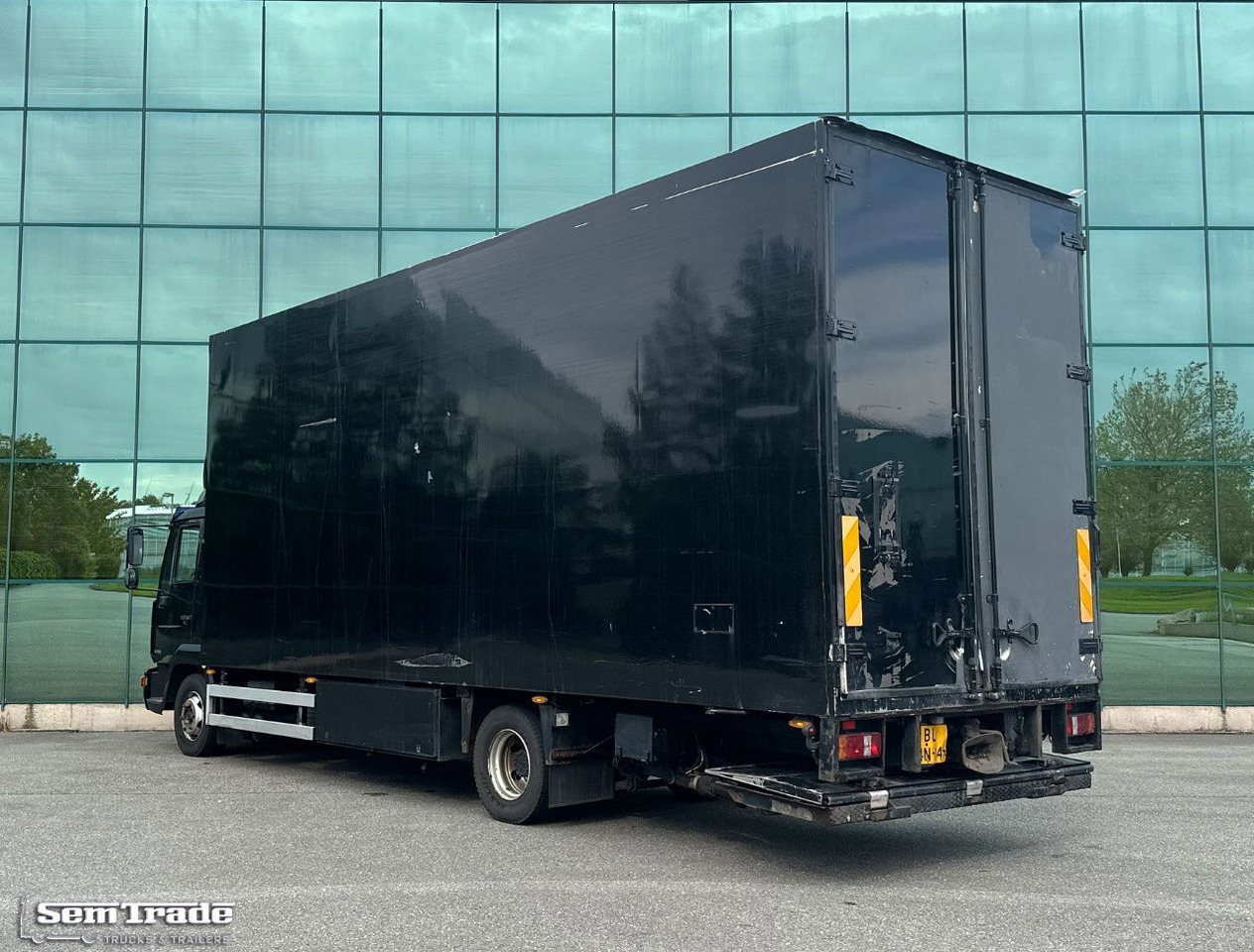 MAN LE 220C Euro 3 Isolated BOX + BOX Heater 740 x 240 x 295 CM Inside Holland Truck - משאית תיבה: תמונה 3 MAN LE 220C Euro 3 Isolated BOX + BOX Heater 740 x 240 x 295 CM Inside Holland Truck - משאית תיבה: תמונה 3