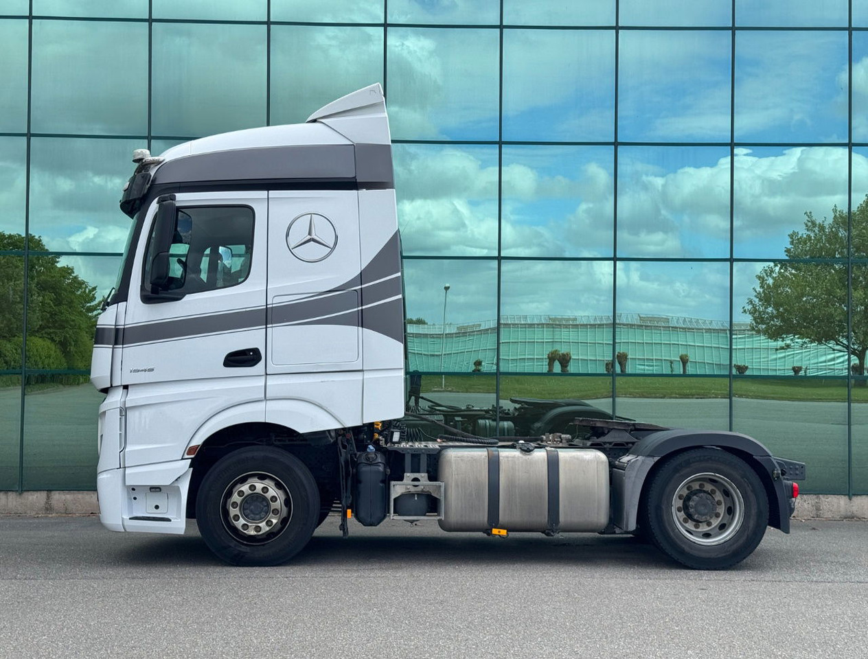 Mercedes-Benz Actros 1945 382.000 KM PTO + Hydraulics TOP Condition NL Truck - יחידת טרקטור: תמונה 2 Mercedes-Benz Actros 1945 382.000 KM PTO + Hydraulics TOP Condition NL Truck - יחידת טרקטור: תמונה 2
