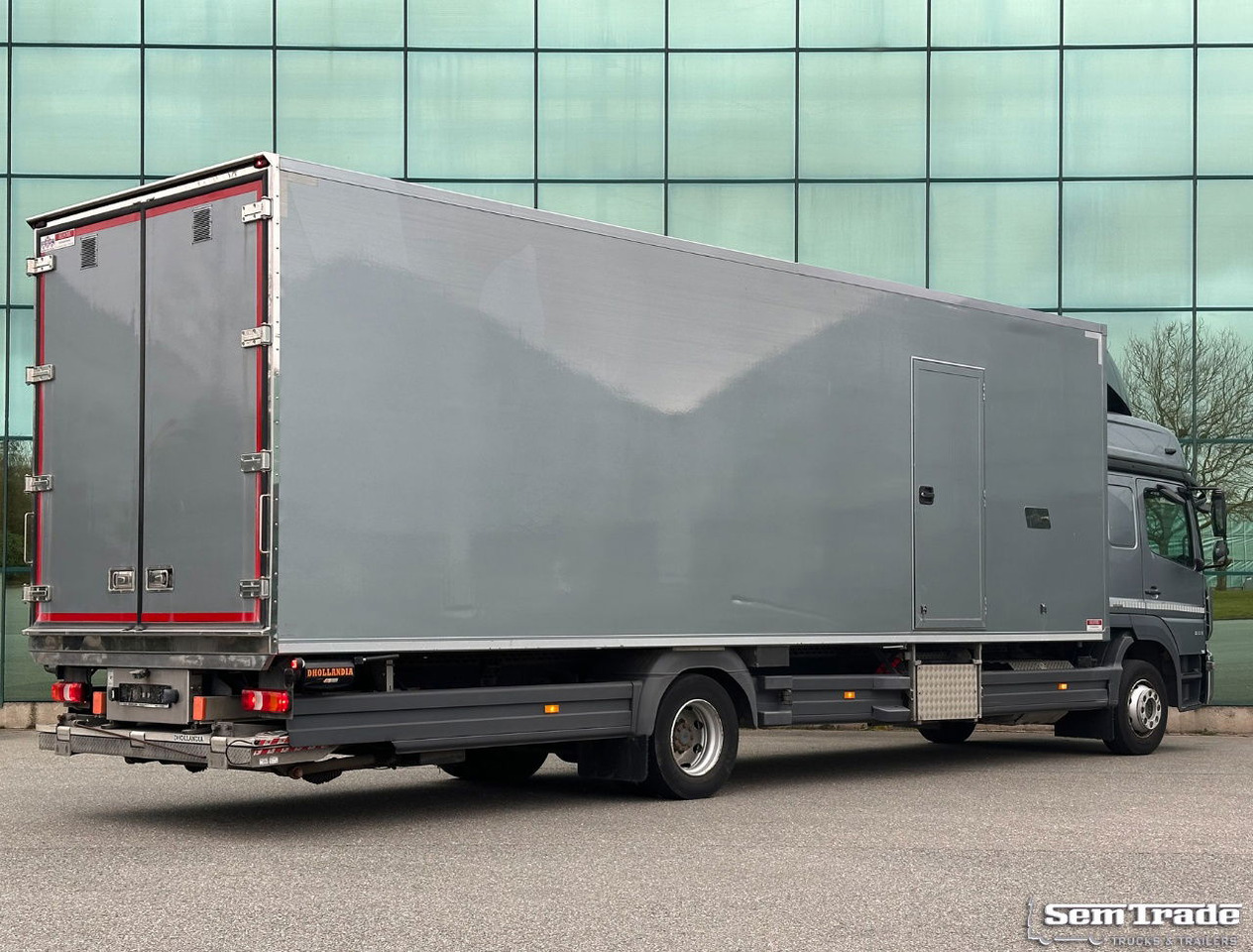 Mercedes-Benz Atego 1221 Euro 6 Isolated BOX + Heater Side Door Tail Lift 336.00 - משאית תיבה: תמונה 4 Mercedes-Benz Atego 1221 Euro 6 Isolated BOX + Heater Side Door Tail Lift 336.00 - משאית תיבה: תמונה 4
