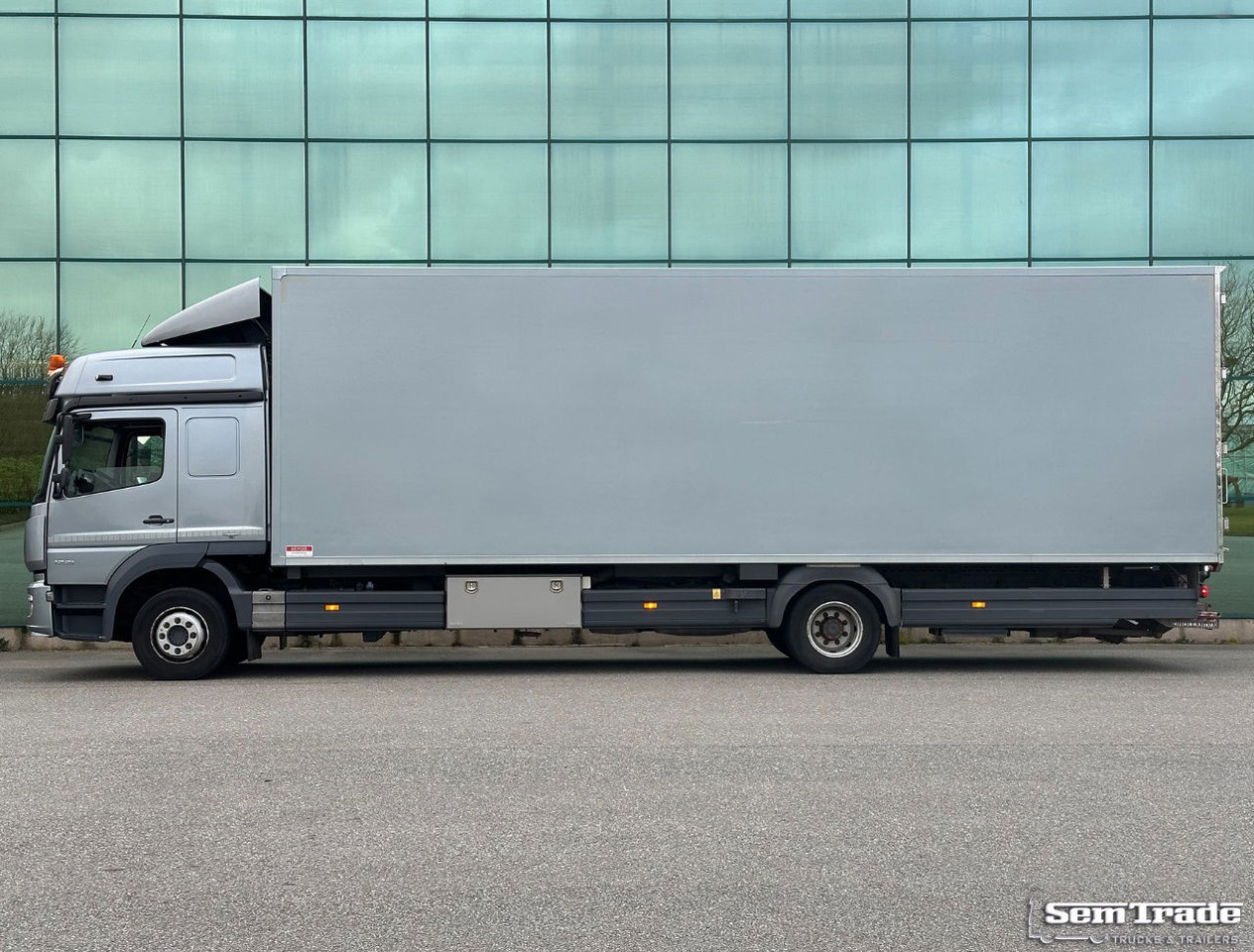 Mercedes-Benz Atego 1221 Euro 6 Isolated BOX + Heater Side Door Tail Lift 336.00 - משאית תיבה: תמונה 2 Mercedes-Benz Atego 1221 Euro 6 Isolated BOX + Heater Side Door Tail Lift 336.00 - משאית תיבה: תמונה 2