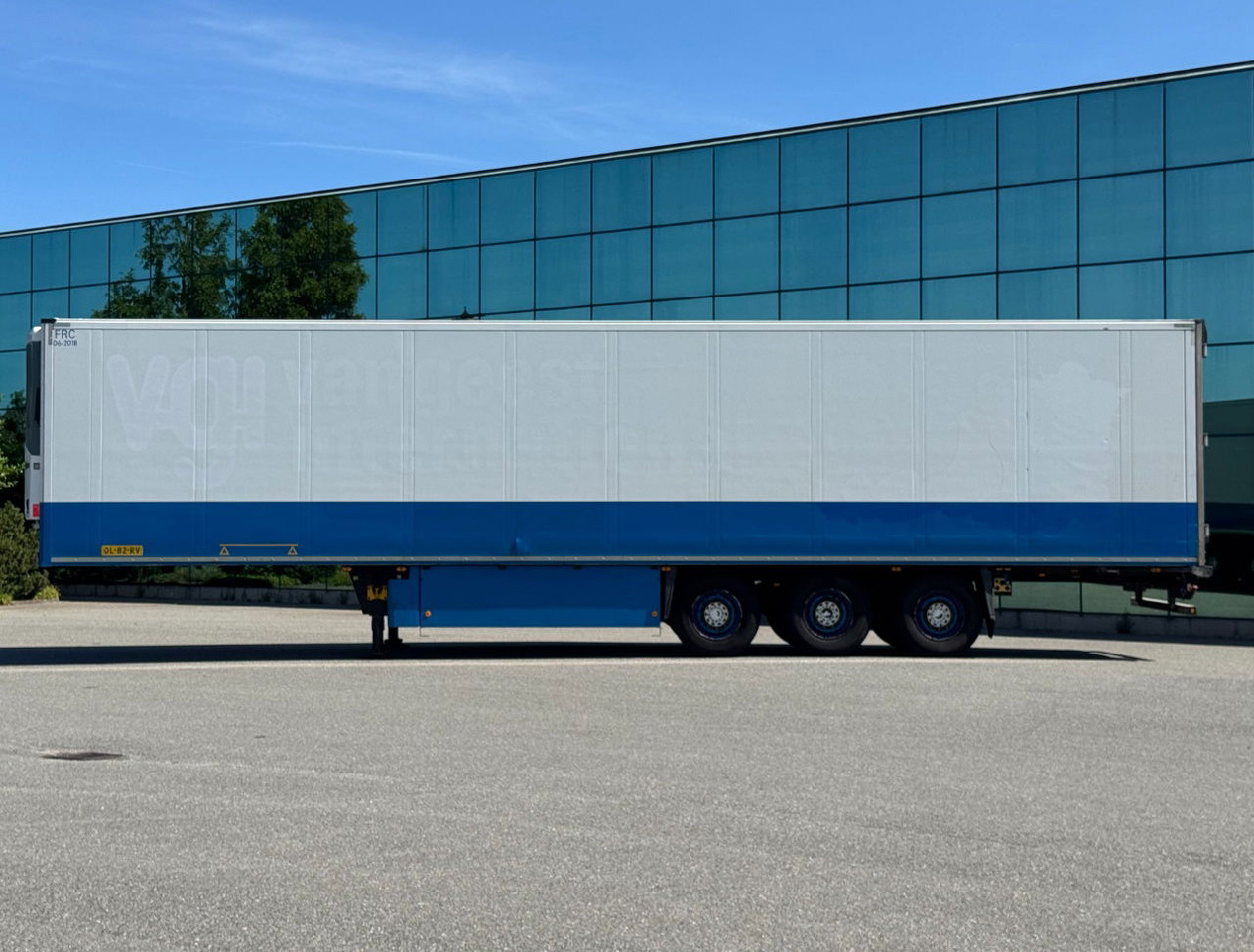 Schmitz Cargobull Thermo King SLX300 With Only 6.200 Hours 1340 x 250 x 270 CM Inside TOP Condition NL Trailer - סמיטריילר עם קירור: תמונה 2 Schmitz Cargobull Thermo King SLX300 With Only 6.200 Hours 1340 x 250 x 270 CM Inside TOP Condition NL Trailer - סמיטריילר עם קירור: תמונה 2