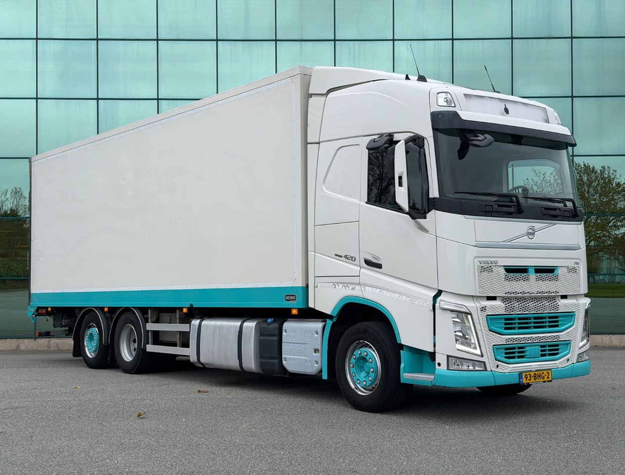 Volvo FH 420 6X2 Globetrotter Heiwo BOX 875 x 250 x 272 CM IN Thermo King T-800 490.000 KM TOP Condition NL Truck - משאית קירור: תמונה 5 Volvo FH 420 6X2 Globetrotter Heiwo BOX 875 x 250 x 272 CM IN Thermo King T-800 490.000 KM TOP Condition NL Truck - משאית קירור: תמונה 5